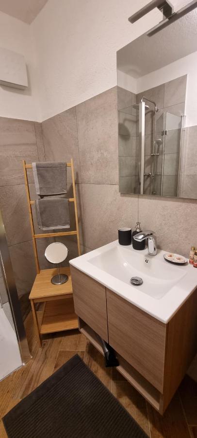 Lo Noyer Et Les Roses Bed & Breakfast Saint Nicolas Exterior foto