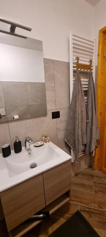 Lo Noyer Et Les Roses Bed & Breakfast Saint Nicolas Exterior foto