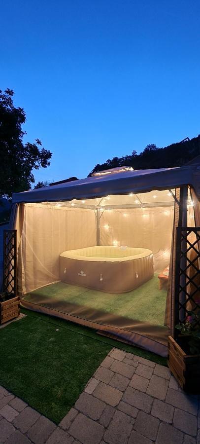 Lo Noyer Et Les Roses Bed & Breakfast Saint Nicolas Exterior foto